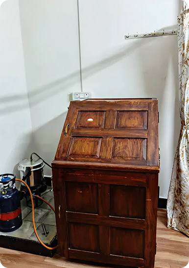 Meditation hall at Amritslesha